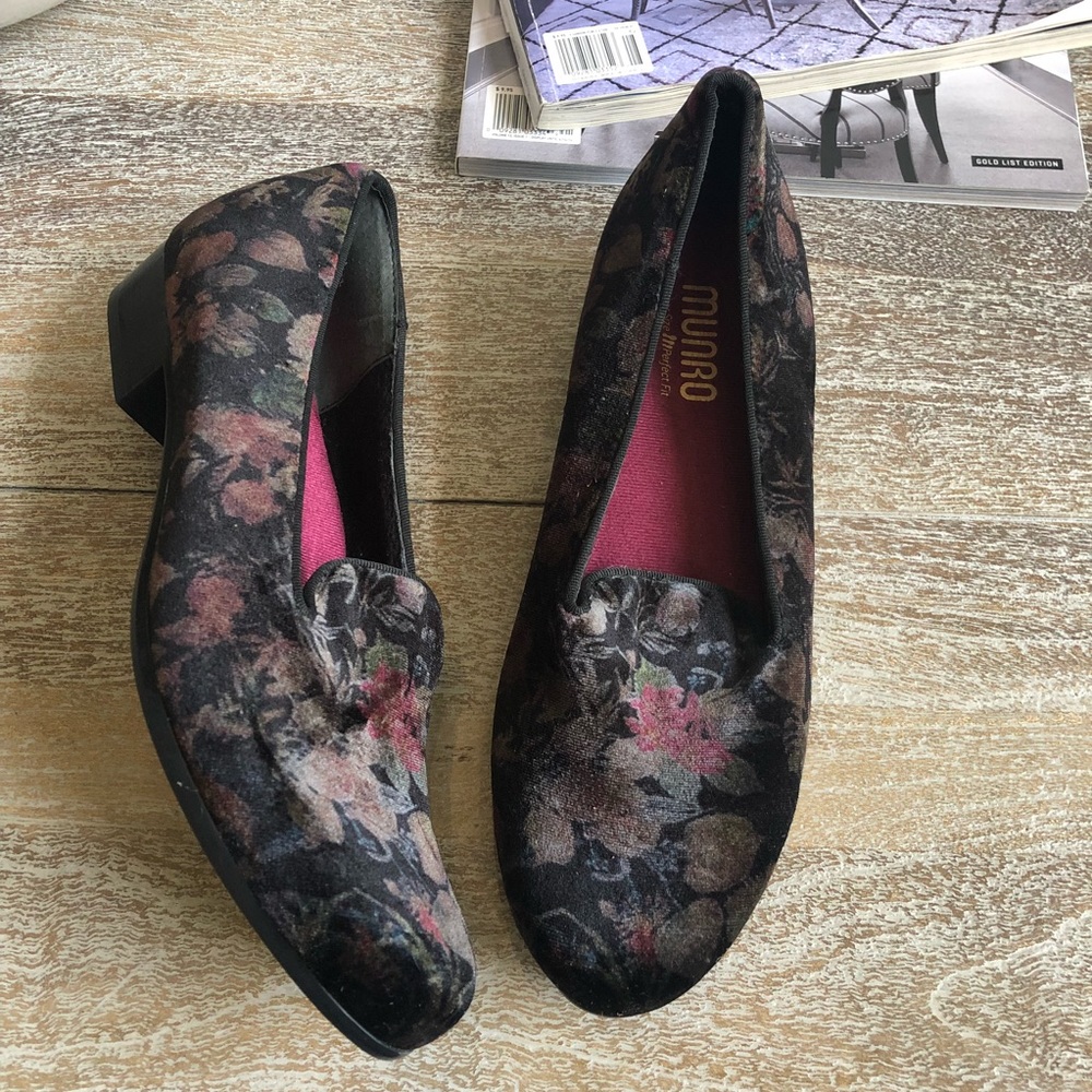 Munro Cerise Loafer